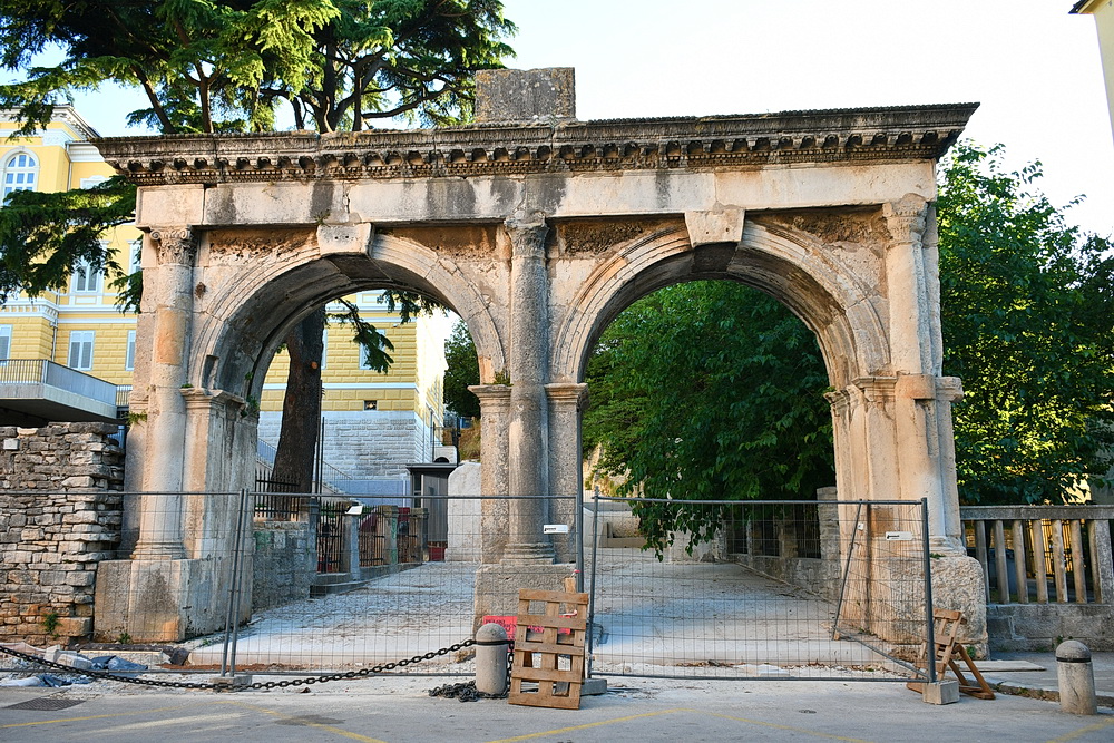 https://i.postimg.cc/4xtM6bhG/1.jpg