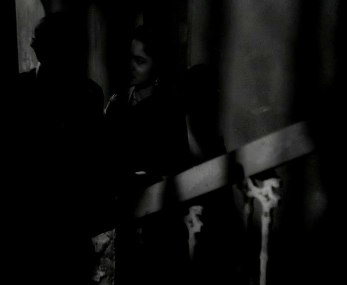 Pyaasa-1957-Hindi-480p-AVC-AAC-1-0-ESub-mkv-0003