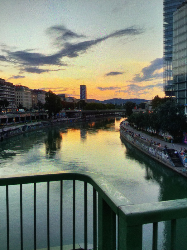 1F44CDE6-3DD6-4B6C-976A-5F1510D05190