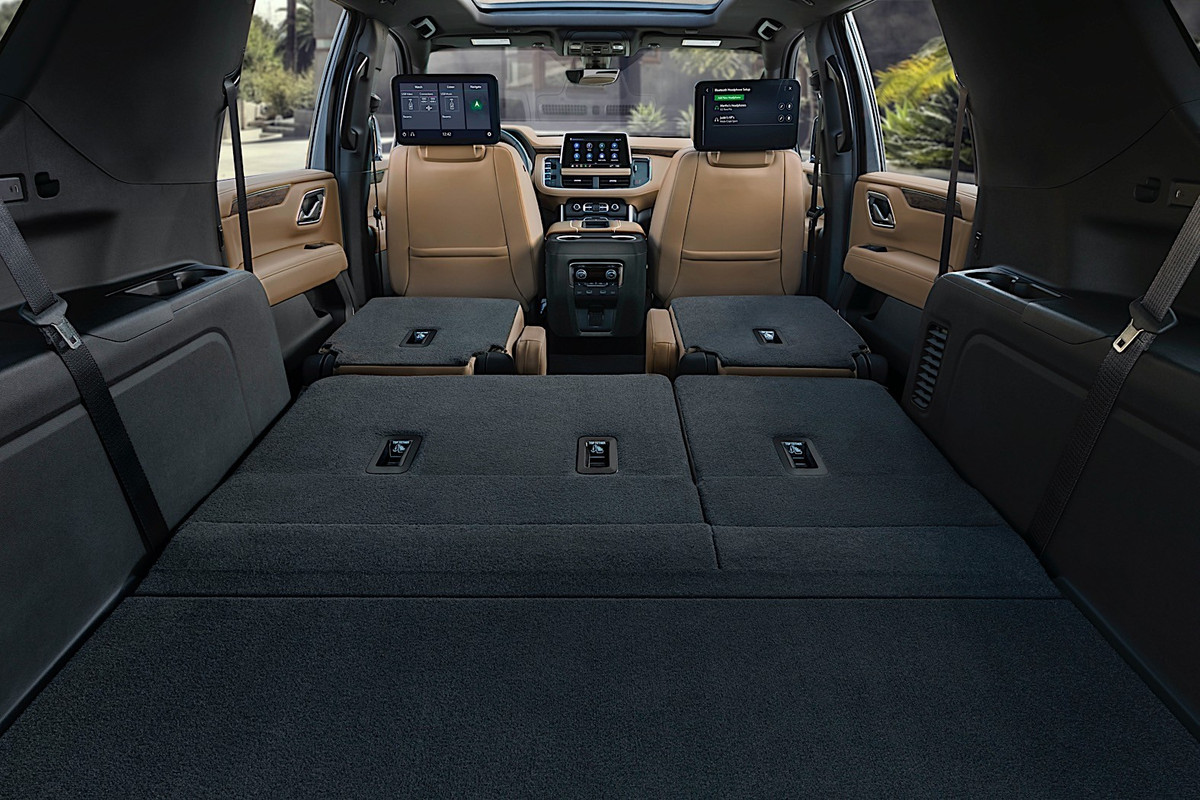 2021 Chevrolet Tahoe & Suburban (23)