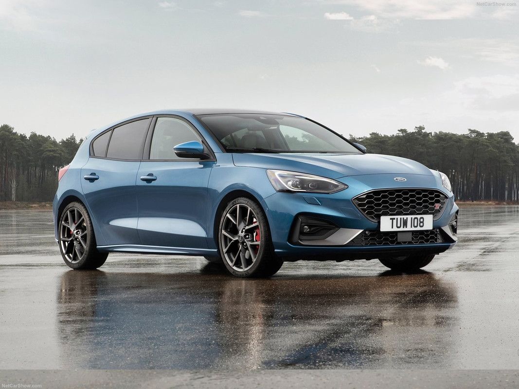 BASE-Ford-Focus-ST-(2020)