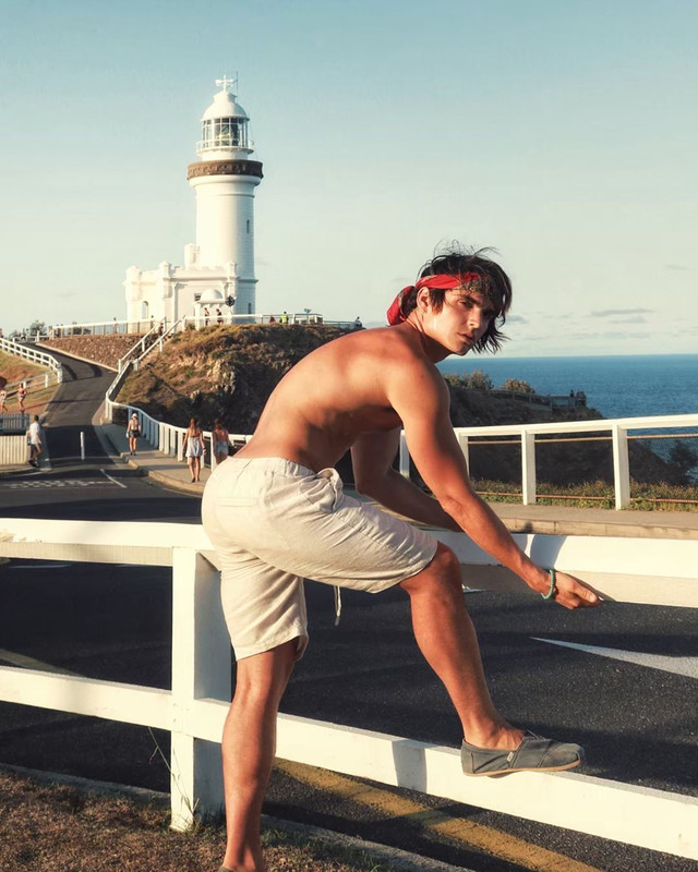 ca75e2f2c9376a44f770ec6f25680c7d-2448815562