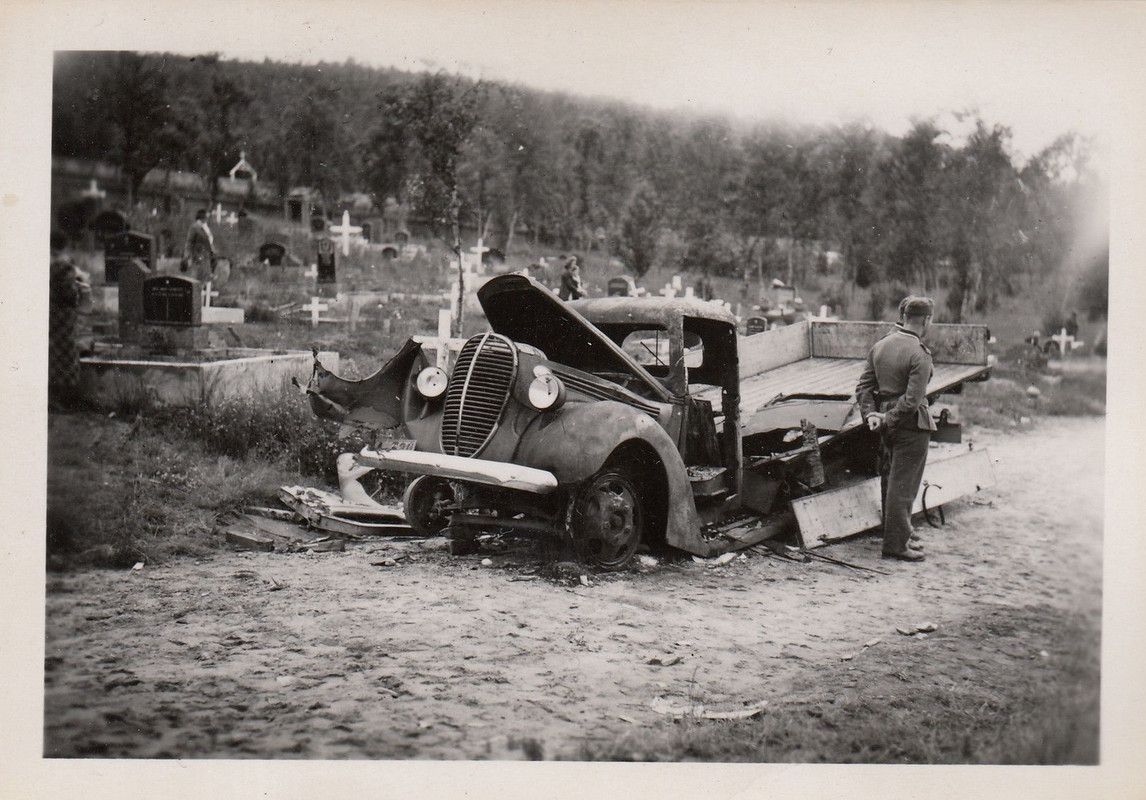 Narvik 1940 zerstörter Ford LKW der Wehrmacht in