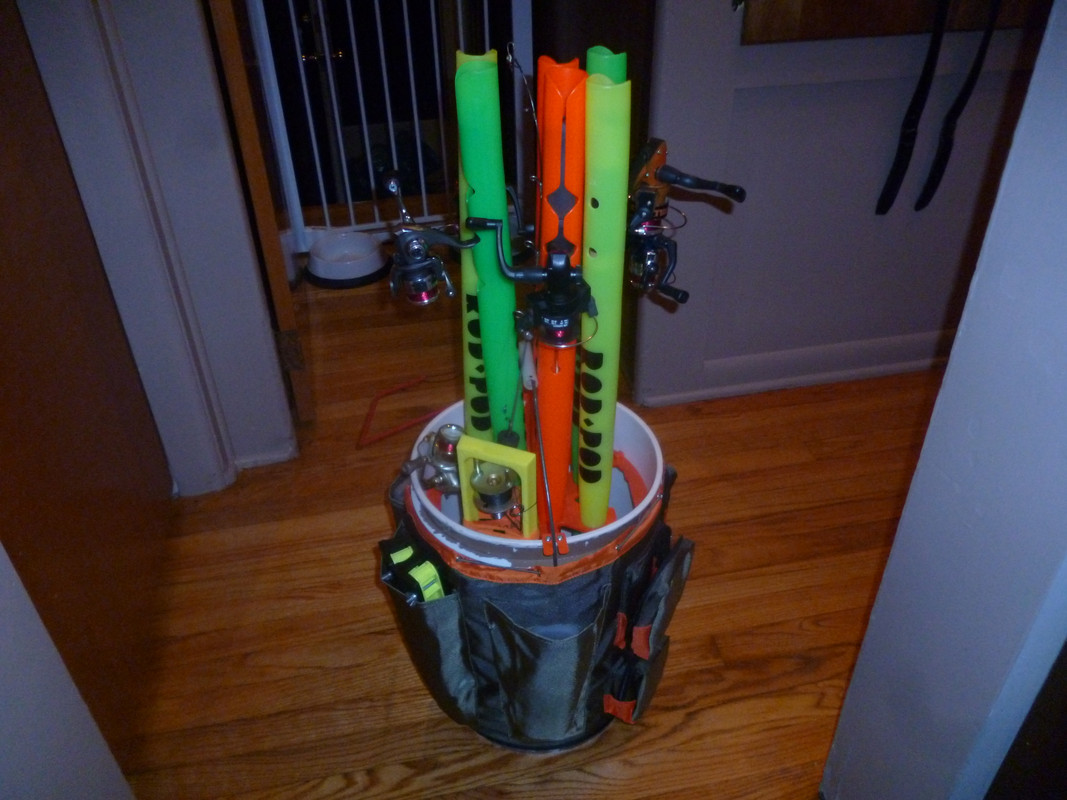 Ice fishing Bucket 001