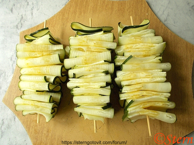 Кабачковый шашлык в сковороде