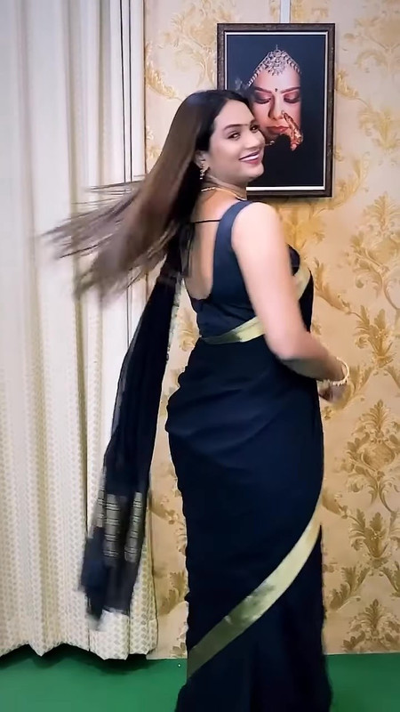 Asianet Serial Actress Saranya Anand Hot Pierced Navel Slip   Mallu Actress Reels.mkv.0001