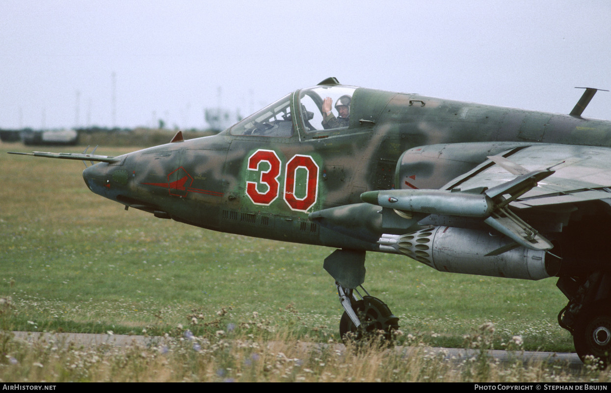 357 OSHAP Su-25 30 Red (cn ) 29.08.91