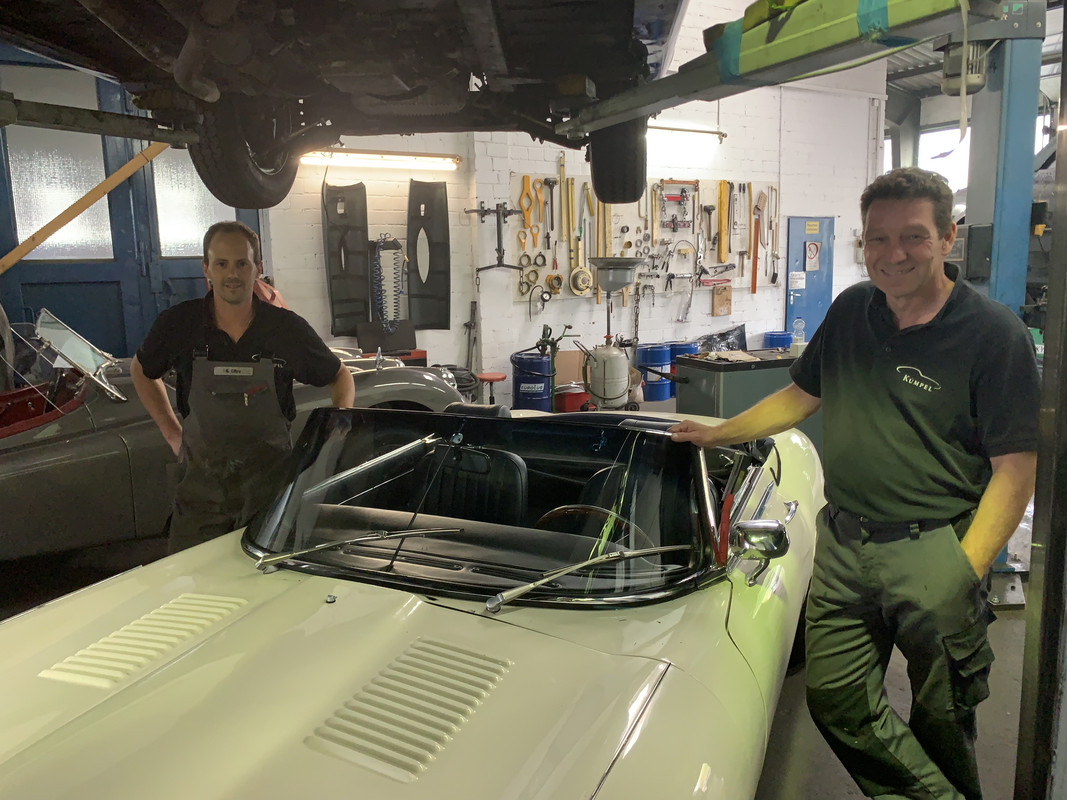 2A2EEAA3-319C-4F60-9B4B-3FD6A3FC2F80