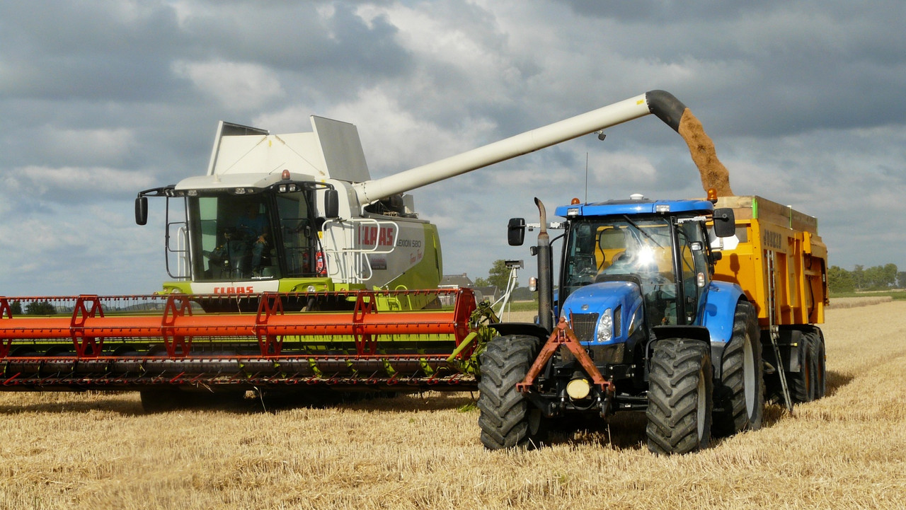 multicolourtractorfarm.jpg