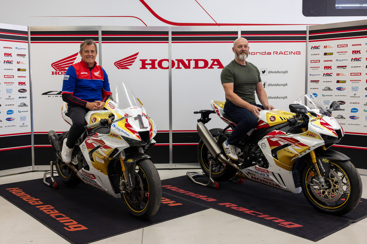 443780_17_Lucky_Owners_Pick_Up_Their_New_Honda_CBR1000RR-R_Fireblade_SP_John