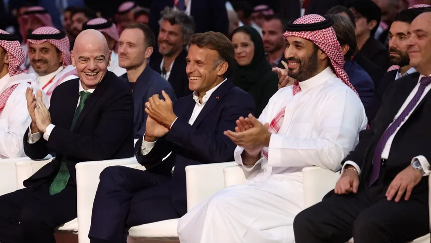 محمد بن سلمان يحضر تتويج بطل العالم للرياضات الإلكترونية في باريس والصين تتوج بالكأس