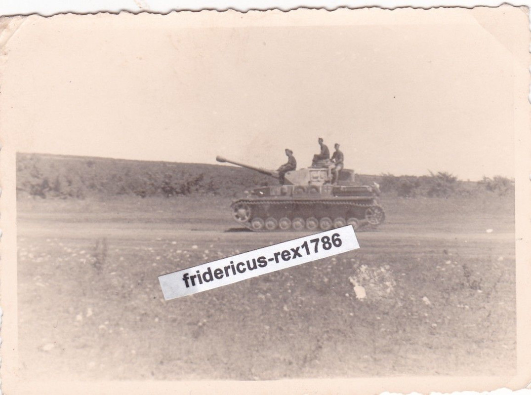 Foto elitesoldaten Panzer Tank PzKpfw IV Front fahrt Südfront