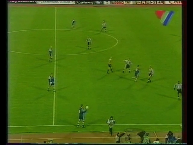 Champions League 1997/1998 - Grupo C - J2 - Dinamo de Kiev Vs. Newcastle (480p) (Ruso) Captura-3