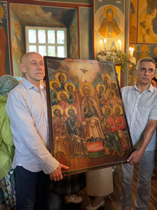 photo-5348180323537646432-y