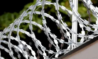 Concertina Instalada em Muro