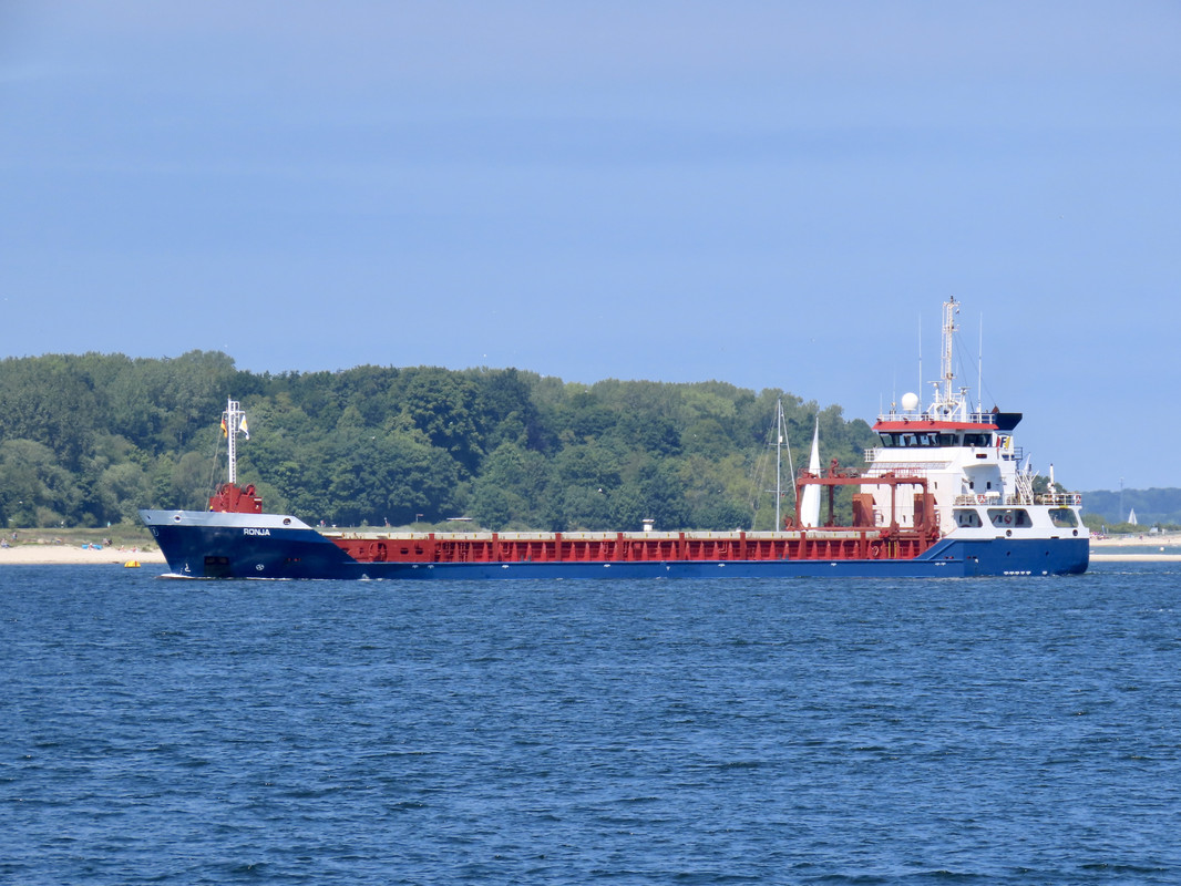 1852D9C7-C361-44E4-A737-07E578587AB5