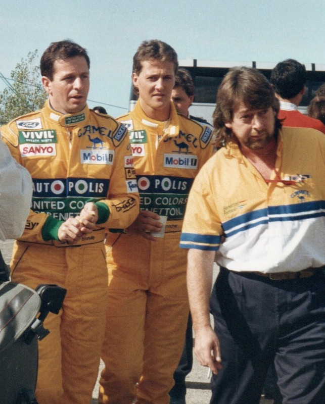 E80F9B76-81FE-41D4-9B3A-E5297D83F8BF