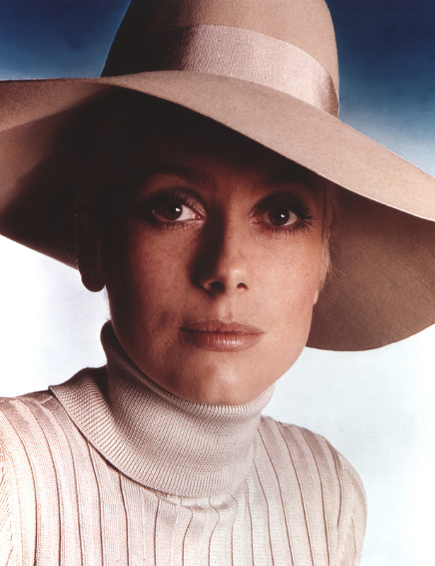 catherine_deneuve_mc85