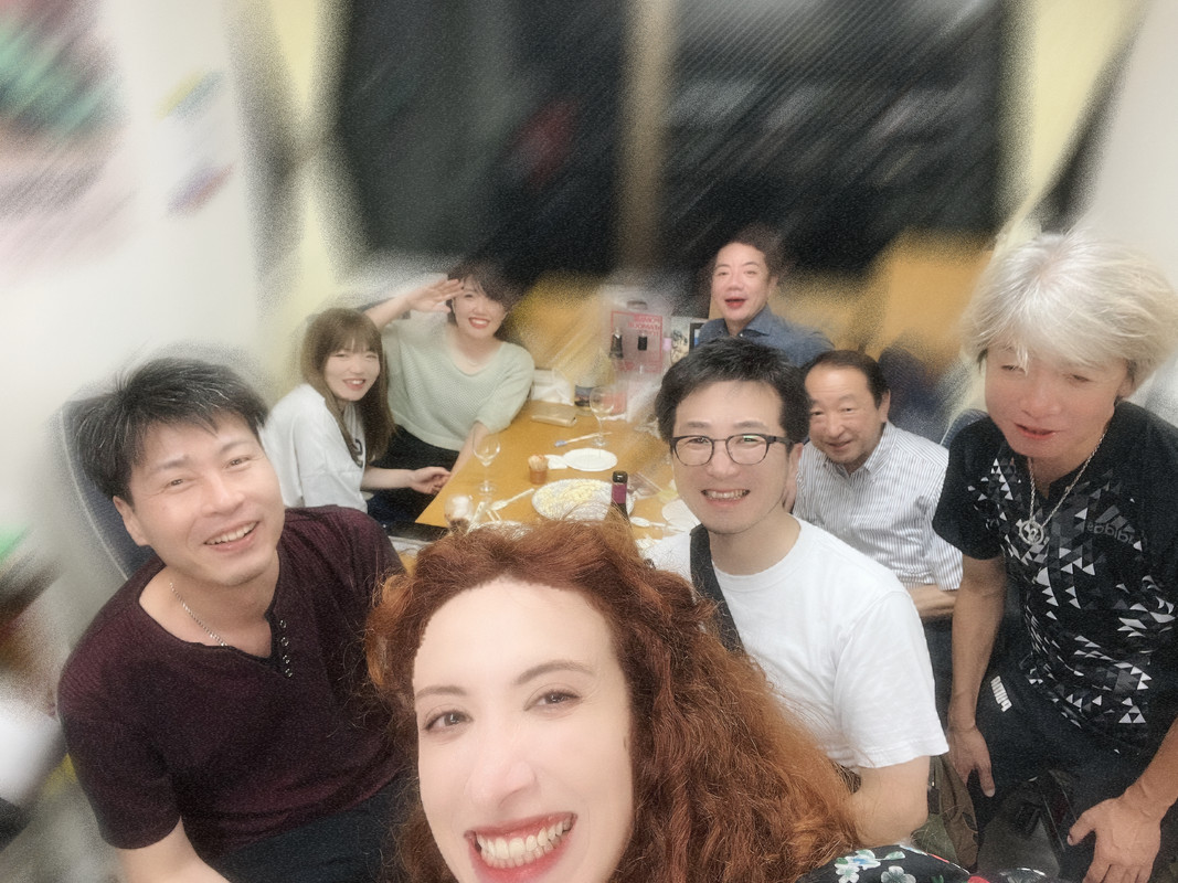 スペイン産ニンニクを使ったアヒージョには不思議な力があります。