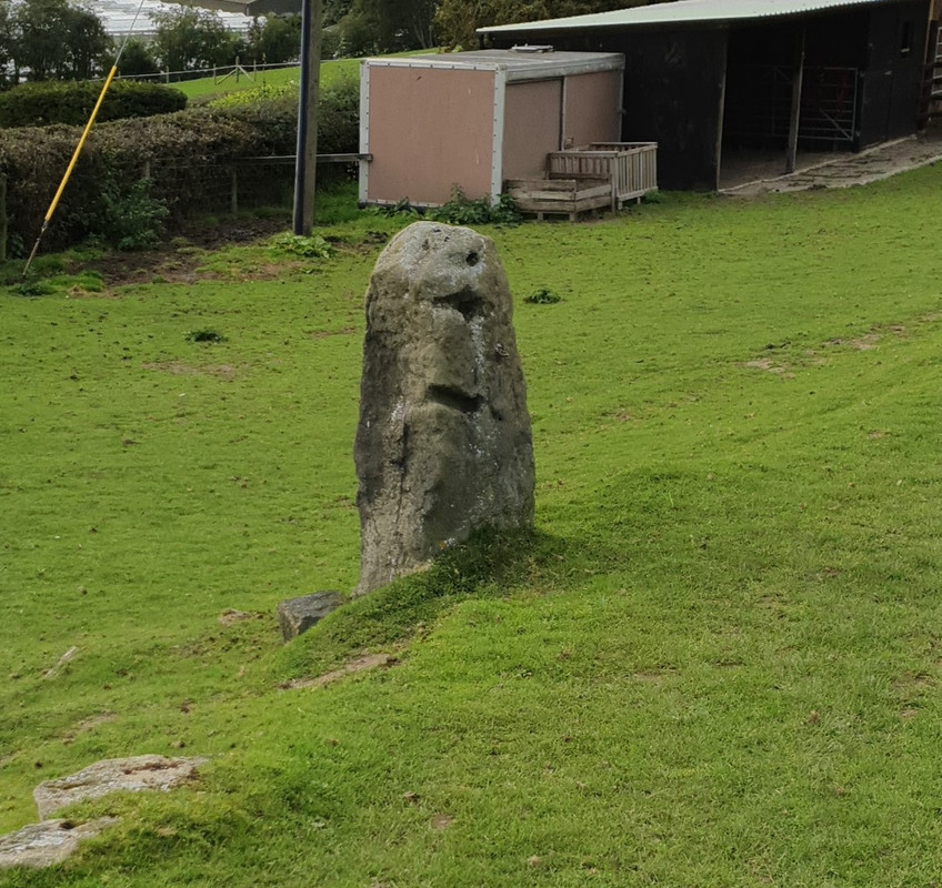 image of standing stone gatepost