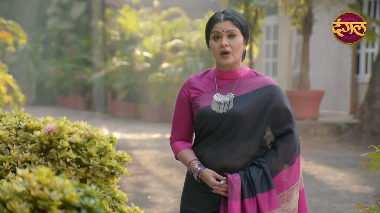 Anarakli movie fame priyal gor hot scenes-crime stop.mkv_snapshot_00.40.418