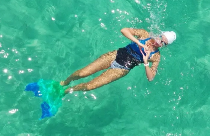 Merle Liivand telah membuat rekor baru untuk berenang terjauh mengenakan monofin.