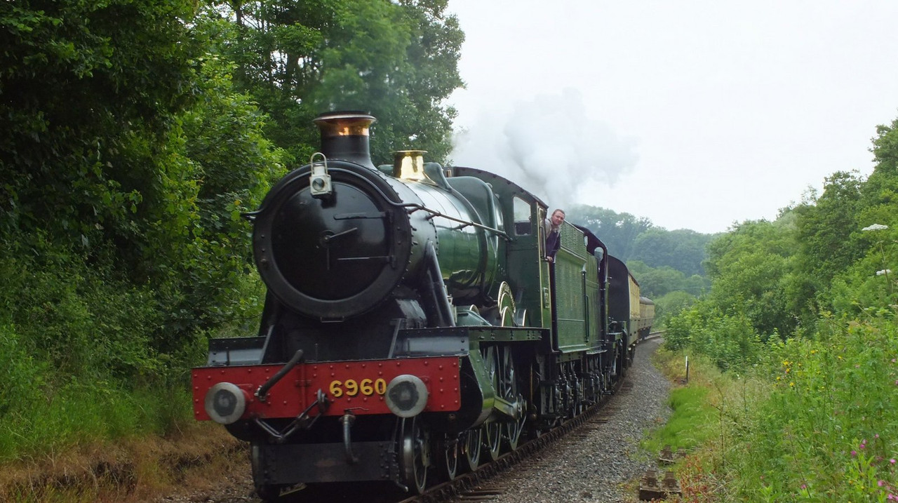 green-british-train-dis.jpg