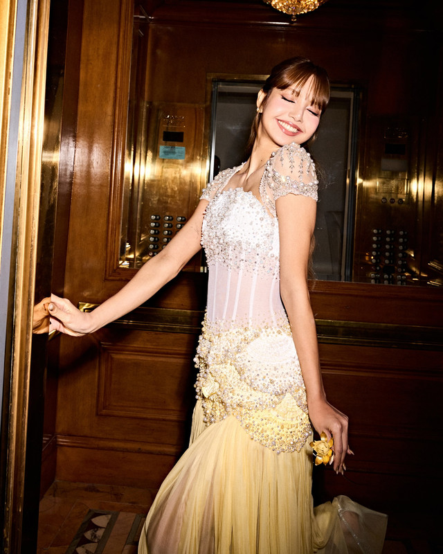 lalalalisa-m-1739354606-3566287377641731113-8012033210