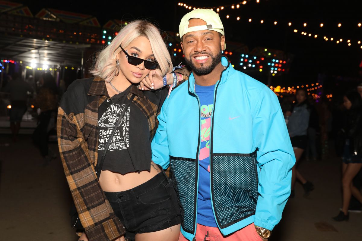 jasmine-sanders-at-levi-s-neon-carnival-at-coachella-in-palm-spr