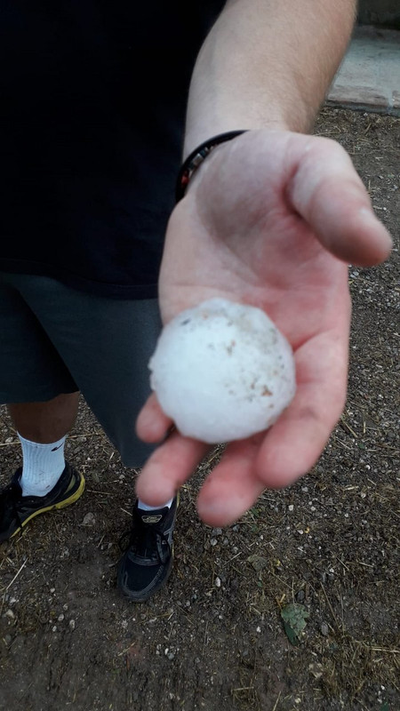 EBFBDEF9-E1C7-484C-AC36-CF3BA4C24548