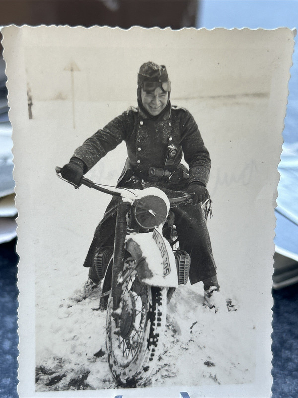 Foto Wk2 Wehrmacht Motorrad Kradmelder Soldat Front Kampf (3)