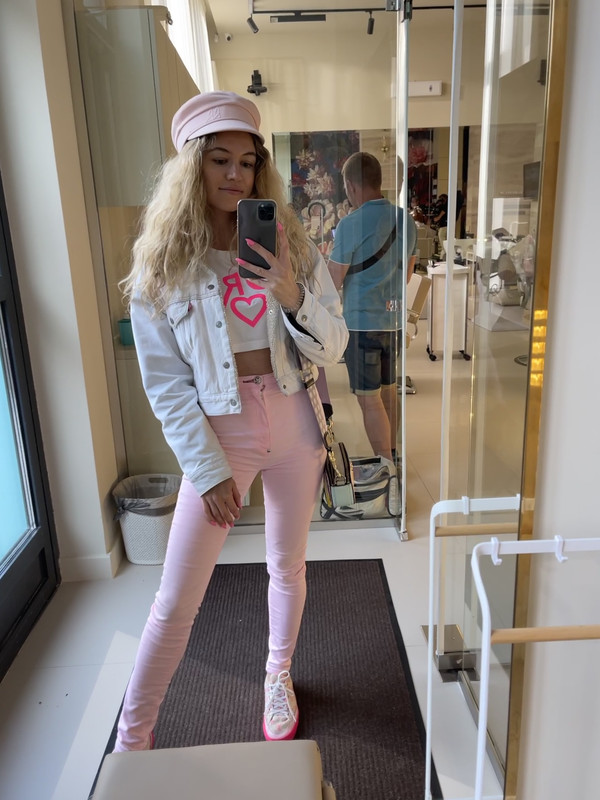 200439DA-AF65-4221-B215-DCCF0EA8DE1A