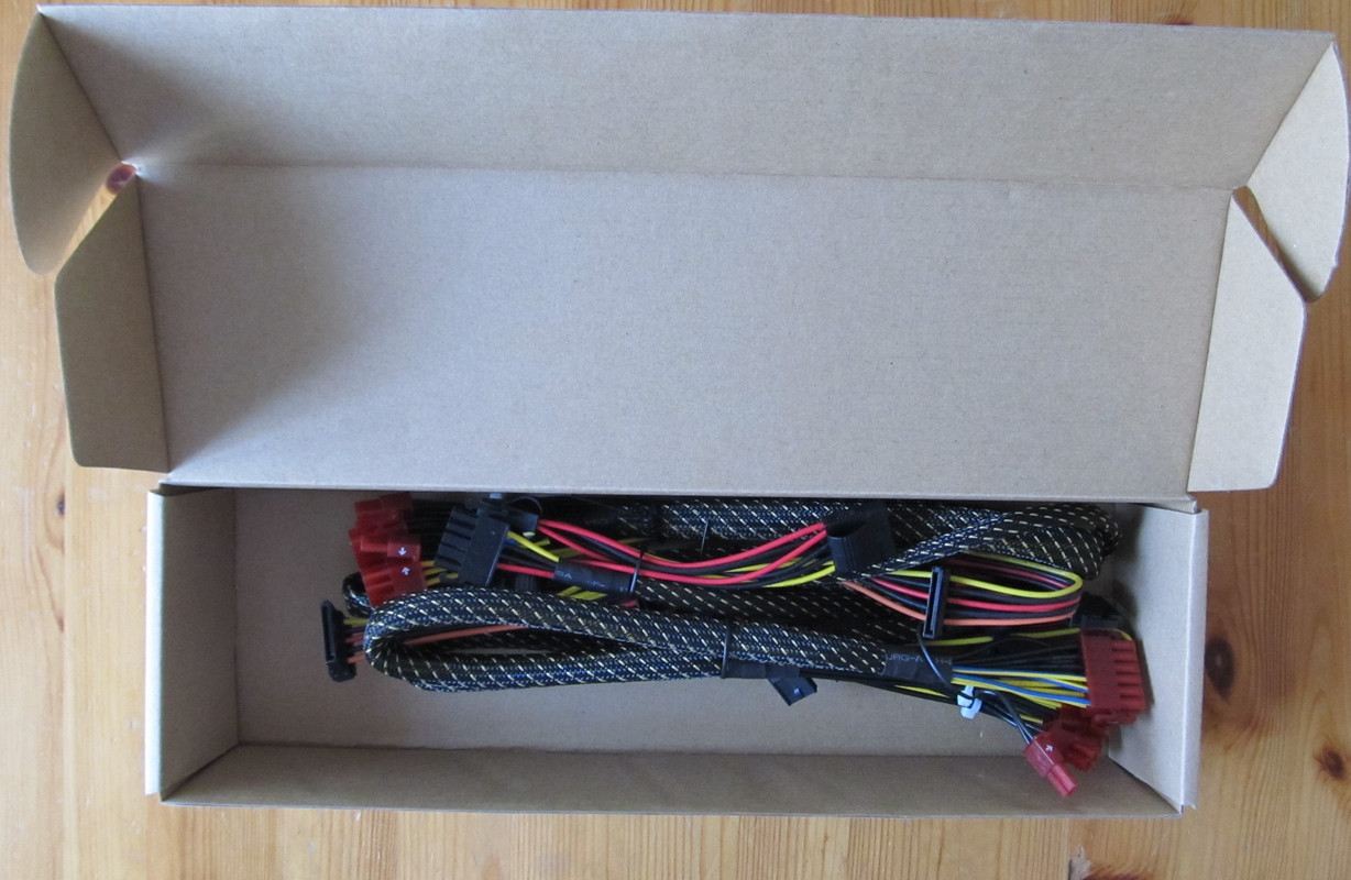 3-ENERMAX_REVOLUTION_920W