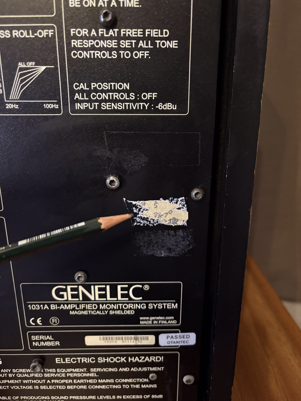 ペア2 背面 テープ跡