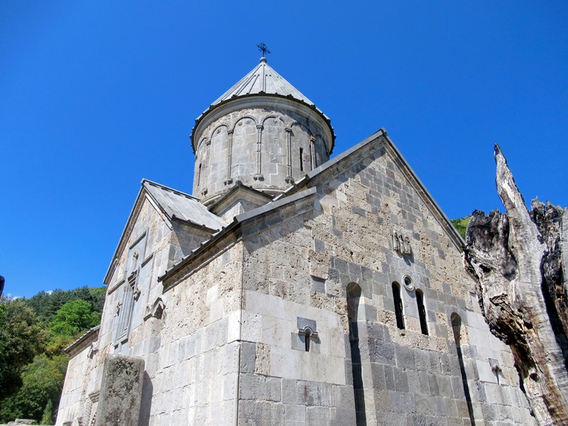 Армения - страна храмов, гор, камней и...