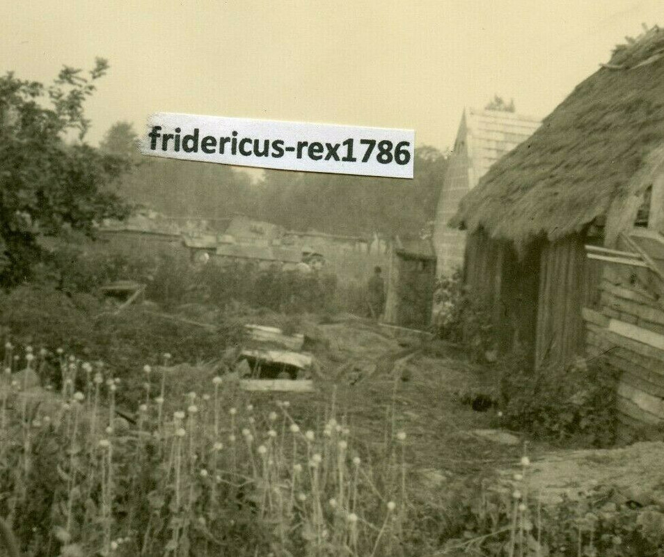 oto 1 Panzer V Panther der 19. Pz Div. Warka-Brückenkopf bei Warschau 1944.