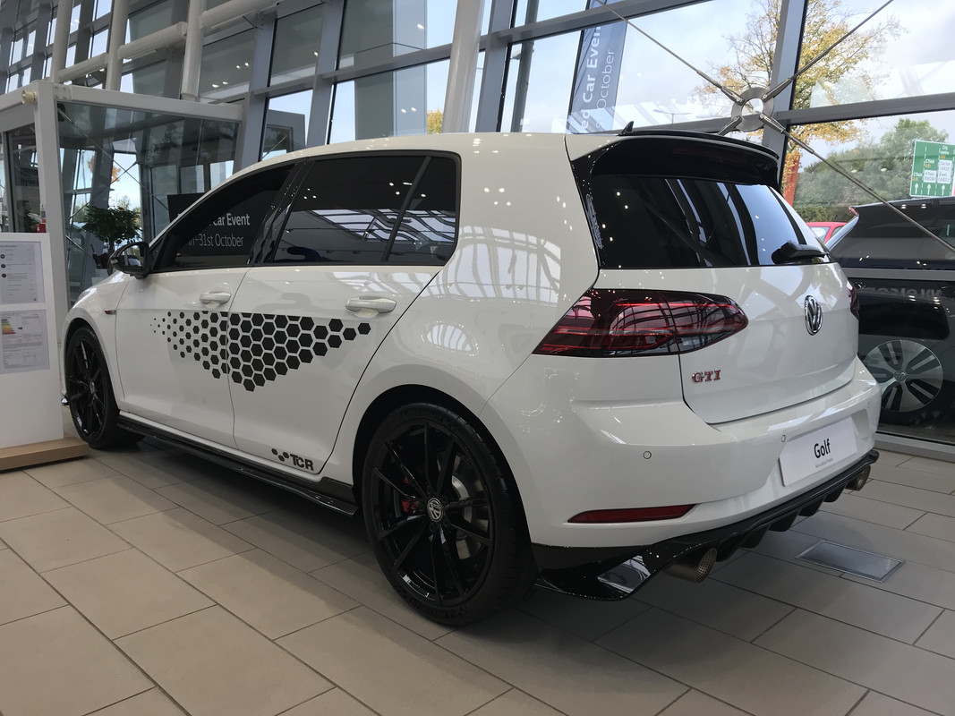 0Csg0SnHTdq3OXbxwpSG1A