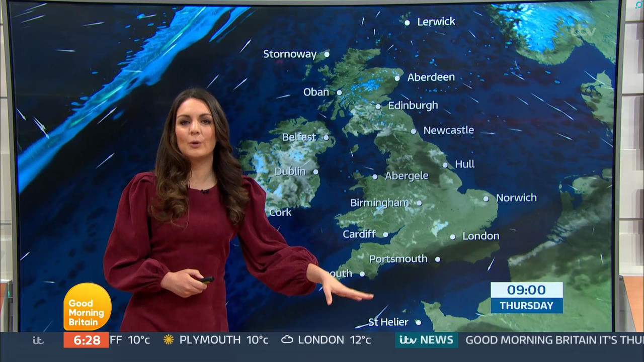 11.26 - 06.00.00 - Good Morning Britain. Morning magazine featuring a....ts_snapshot_30.00_[2020.11.