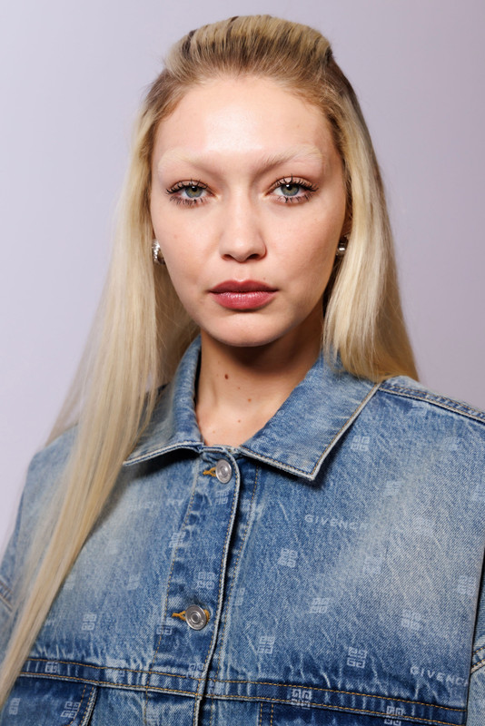 gigi hadid - ss 2023 - Givenchy 2