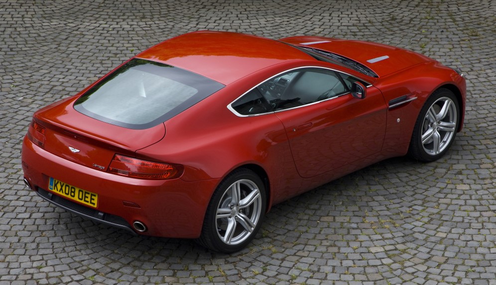 Aston-Martin-V8 Vantage