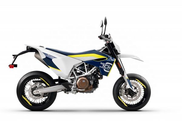 SUPERMOTO или подругому сказать мотарды это класс мотоциклов SUPERMOTO или подругому сказать мотарды это класс мотоциклов