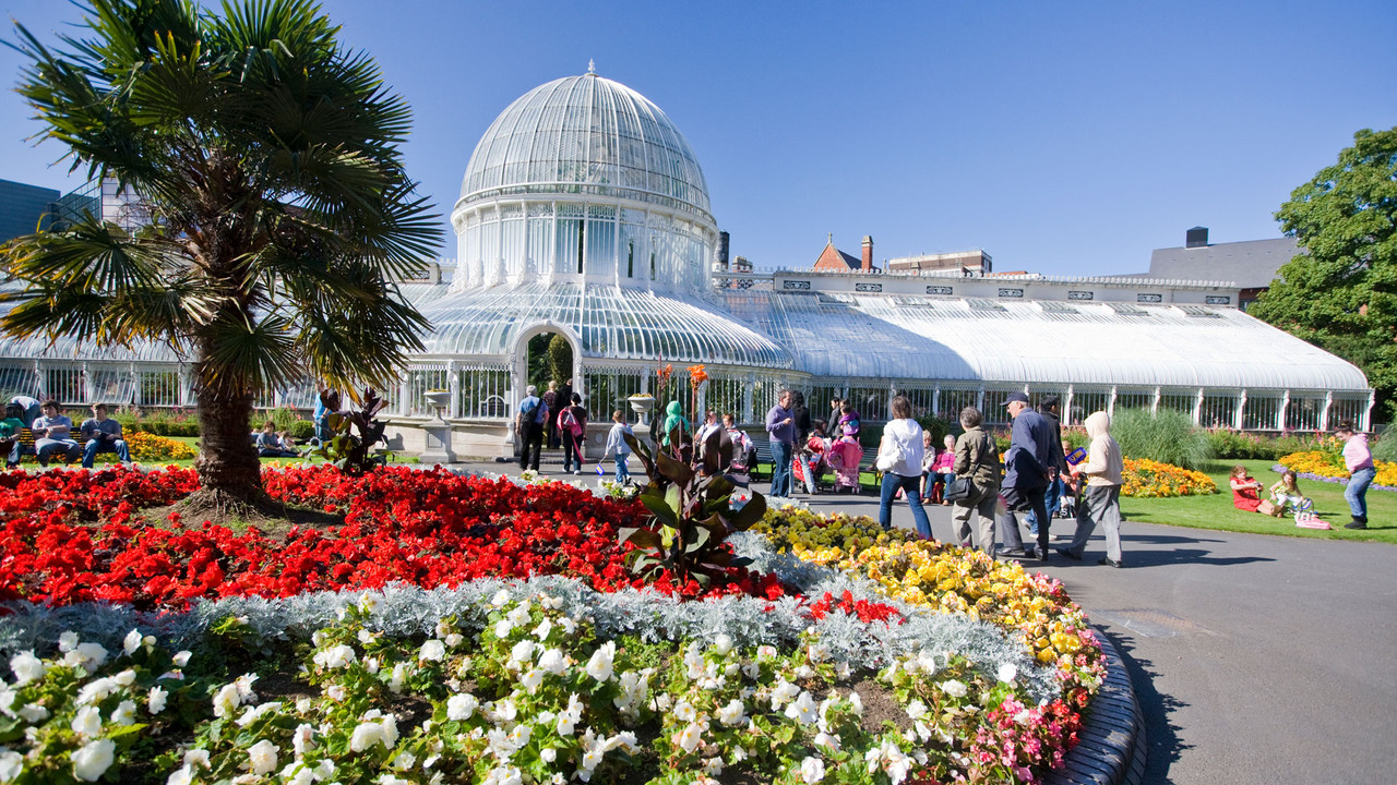 Botanic-Gardens-in-Summer-1557875246