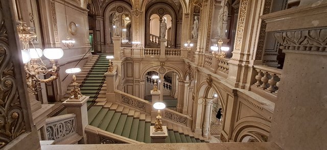 Viena: La ciudad de la música, de las artes y de los sueños - Blogs de Austria - Dia 1: Museo Sisí, biblioteca nacional, Opera y Free tour (47)