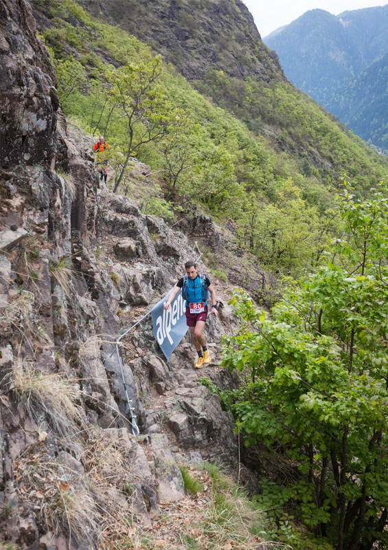 9B59B926-4B5A-4726-9A95-D171EF8AAAD0