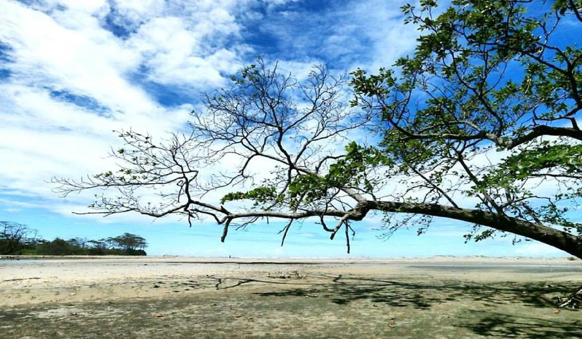 Pesona Sunset di Pantai Cijeruk Indah Bikin Siapa Pun Enggan Pulang Cepat