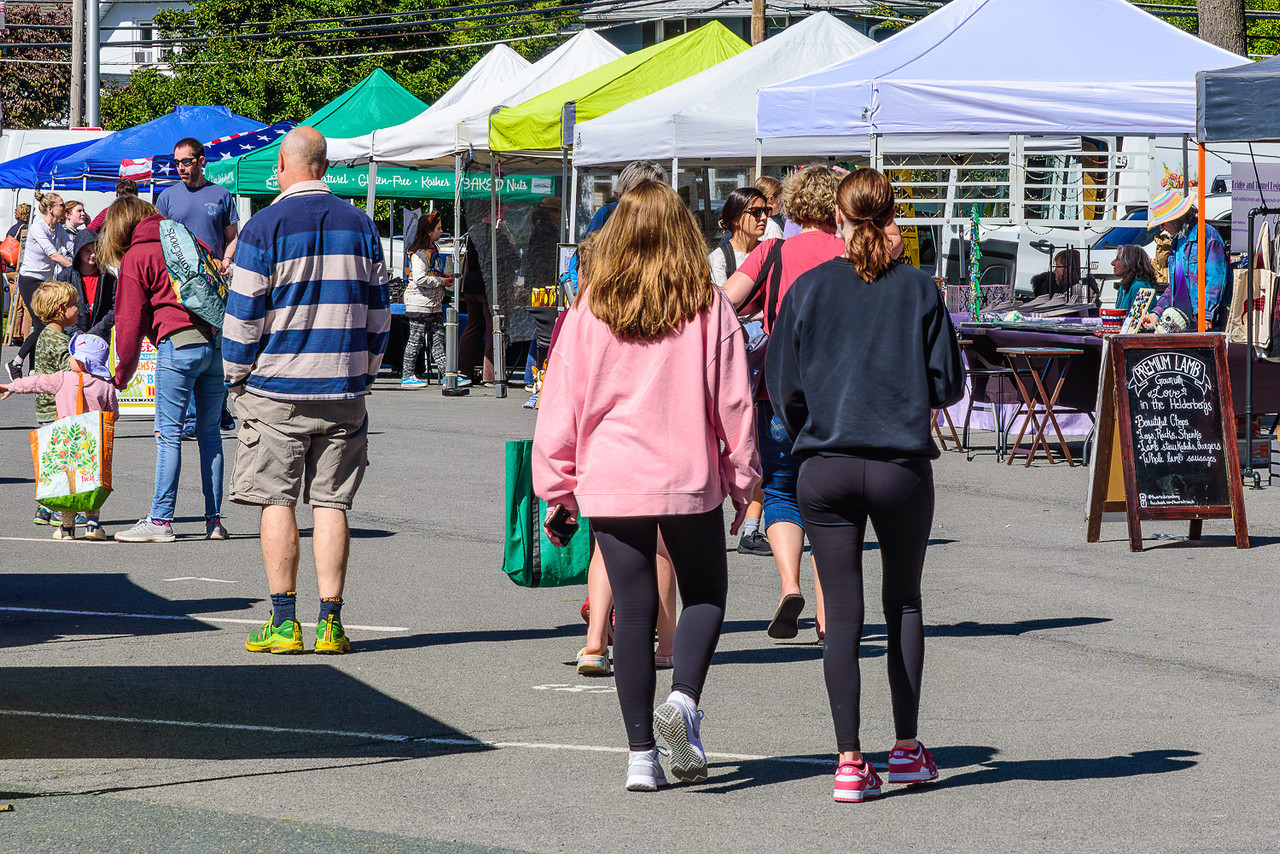 leginassrt531 in public