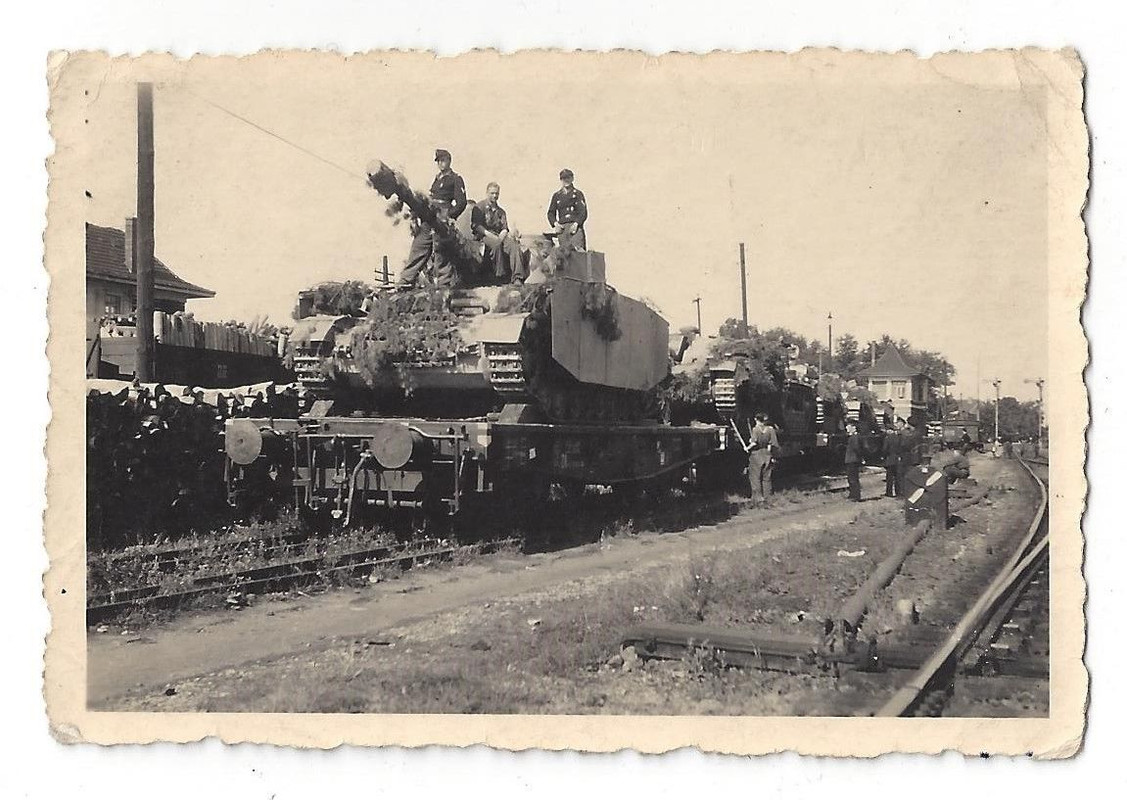 orig.Foto, deutsche Panzer IV mit Seitenschürzen