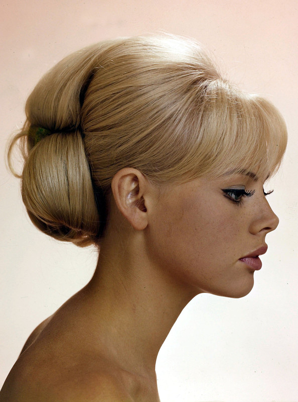 Britt_Ekland_mc08