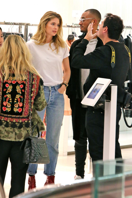 doutzen-kroes-at-holt-renfrew-in-toronto-04-13-2018-3
