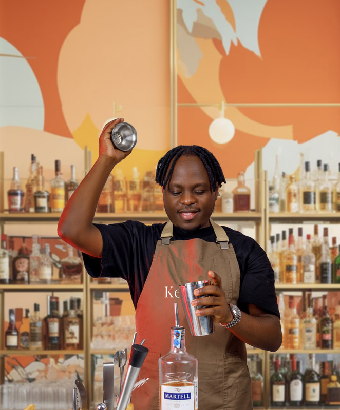 Kelviscrafts Cheking Contents inside a shaker